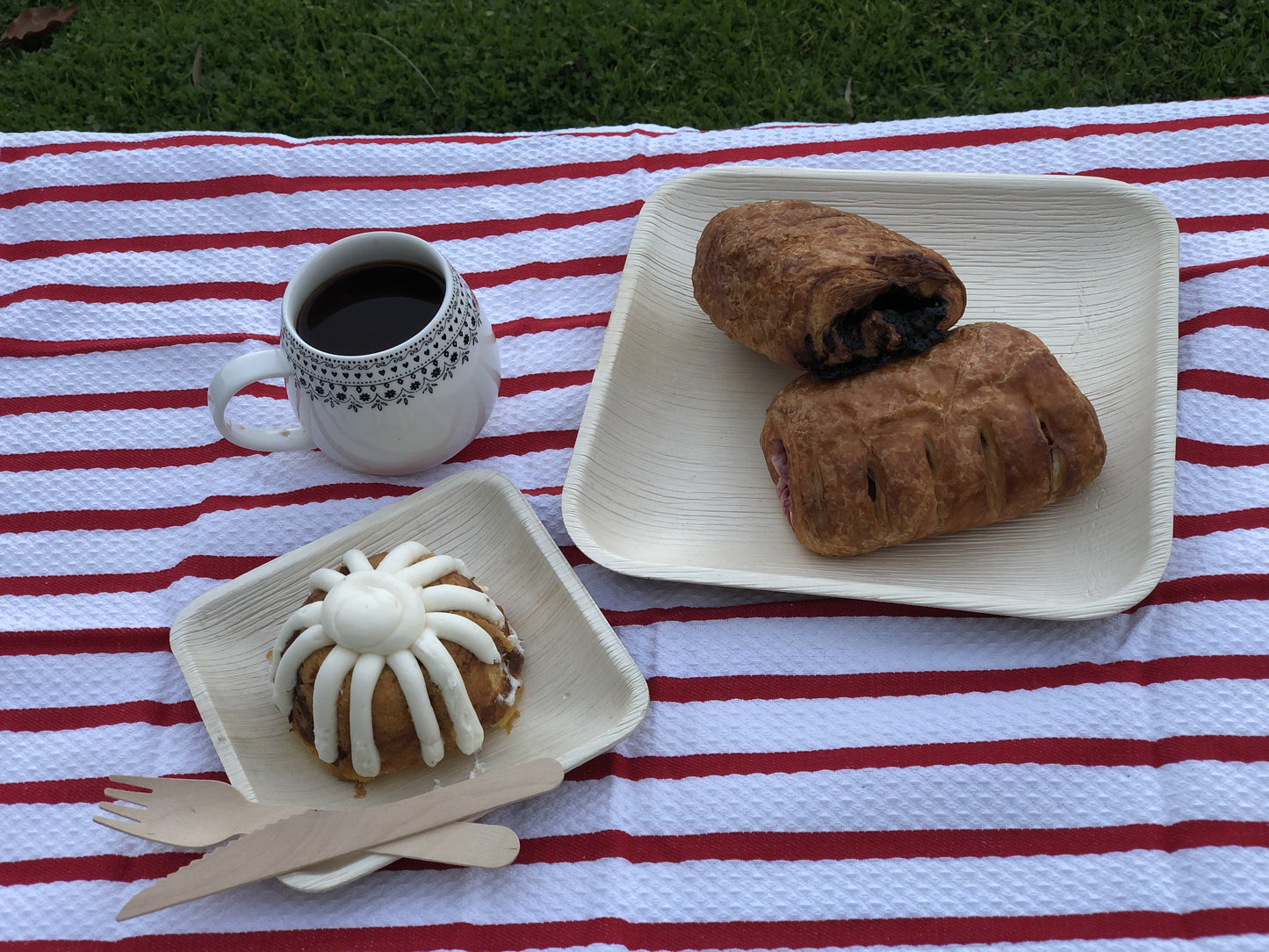 Eco-friendly ,Sustainable, Biodegradable, Disposable ,Compostable, Natural Handcrafted, Organic , Palm Leaf Tableware, Party Supplies